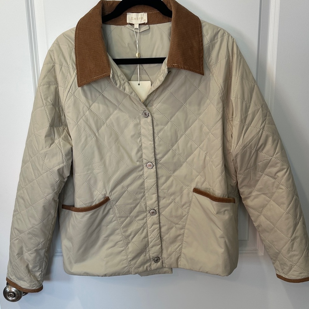 NWT Entro Women’s Quilted Jacket with Brown Accents